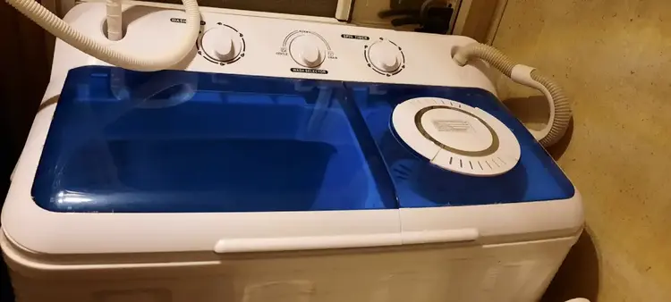 Meena's washing machine