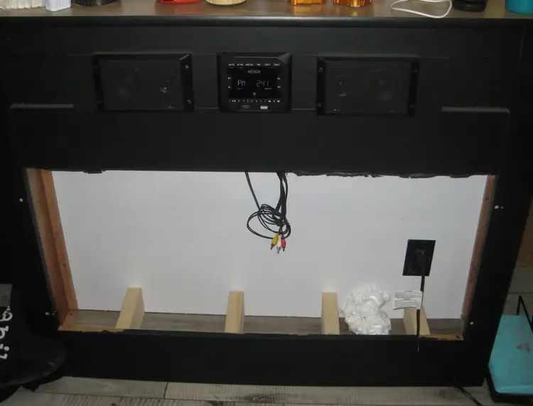 Bookshelf support boards