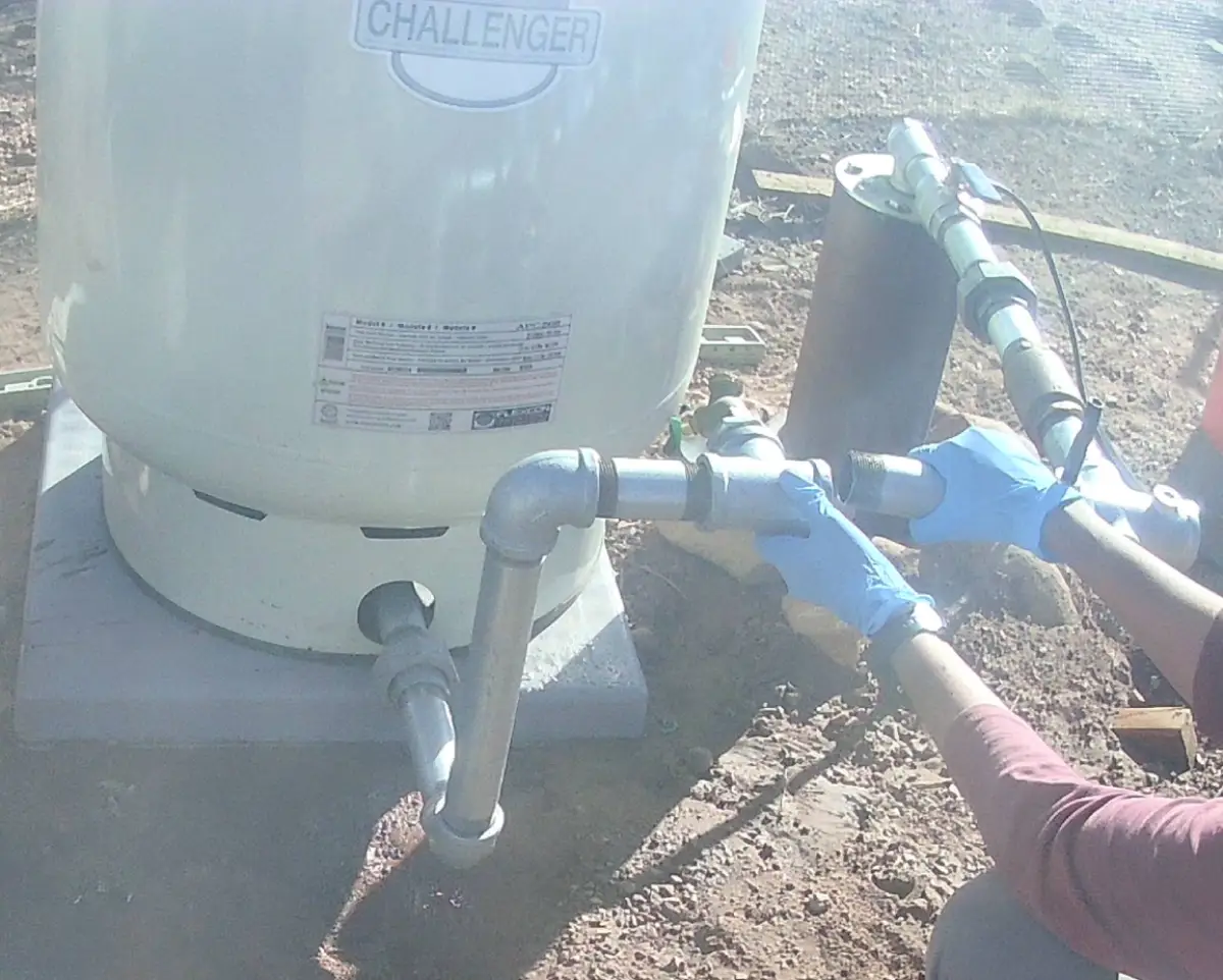 Pressure tank connections